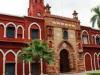 अलीगढ़: AMU के छात्रावासों से अवैध लोगों को निकालने के लिए चलाया गया अभियान
