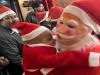 रामपुर: क्रिसमस पर सेंटा क्लाज की ड्रेस की बिक्री में आया उछाल, जिंगल बैल, झालर और सेंटा की टोपी की धूम