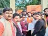 प्रतापगढ़: छात्राओं के टीका लगाकर आने के विरोध पर एबीवीपी ने किया प्रदर्शन