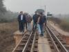 बरेली: कैंट मालगोदाम जाने वाली रेल लाइन पर गंदगी देख डीआरएम नाराज