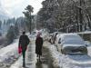 कश्मीर में शून्य से नीचे तापमान बरकरार, तेज शीतलहर से नहीं कोई राहत 