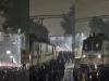 गुरूग्राम: ट्रेन में अंदर नहीं जाने देने पर यात्रियों ने किया हंगामा, बैठे पटरियों पर 