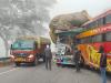 कोहरे में डबल डेकर बस और ट्रक में हुई भिड़ंत, सात यात्री हुए घायल,लखीमपुर मार्ग पर सुबह हुई घटना