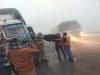 गौतमबुद्धनगर: घने कोहरे के चलते हुआ भीषण सड़क हादसा, एक के बाद एक टकराईं पांच ट्रकें, एक की मौत, कई घायल 