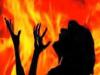 बरेली: सरेराह महिला को जिंदा जलाने का प्रयास, पति और जेठों ने किया अपहरण