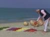 तमिलनाडु के अरिचल मुनाई पहुंचे पीएम मोदी, समुद्र तट पर पुष्प किए अर्पित 