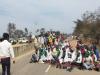 श्रावस्ती: किसान आंदोलन के समर्थन में सड़क जाम कर किसानों ने किया प्रदर्शन