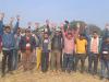गोंडा: चार दिन से ठप है क्रय केंद्र, सेंटर पर सूख रहा गन्ना, किसानों ने किया प्रदर्शन 