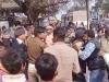Jalaun News: ट्रैफिक पुलिस को चालान करना पड़ रहे भारी... विद्यार्थी परिषद के कार्यकर्ताओं ने की मारपीट, देखें- VIDEO
