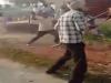 Video: गोंडा में भिड़े दो पक्ष, बच्चों के विवाद में जमकर चलाये पत्थर और डंडे  