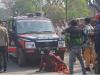 लखीमपुर खीरी: आरोपी को पकड़ने गई पुलिस से भिड़े ग्रामीण, जमकर हंगामा-पथराव