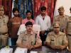 Auraiya News: पुलिस ने चोरी की घटना में वांछित तीन आरोपियों को किया गिरफ्तार...चोरी का माल बरामद