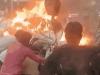 बिजनौर : कार पर गिरा ट्रक, फिर लग गई आग...परिवार के सामने जिंदा जल गया युवक