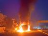 Kanpur Fire: टायर फटने के बाद ट्रक में लगी भीषण आग...तेज धमाके से ग्रामीण दहशत में आए, दमकल ने काबू पाया