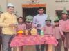 सुलतानपुर: परिषदीय विद्यालय के बच्चों को पिलाया गया ओआरएस घोल, किया जागरूक