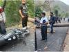 देहरादून: आंधी में गिरे पेड़ की चपेट में आने से बाइक सवार दो लोगों की मौत