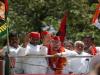 लखनऊ: इंडिया गठबंधन के सपा प्रत्याशी रविदास मेहरोत्रा ने किया नामांकन, जुलूस में उमड़ी भीड़ 
