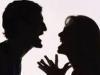शाहजहांपुर: शादी से इनकार करने पर प्रेमिका ने प्रेमी के दरवाजे पर दिया धरना