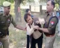 वीडियो: सीतापुर में POLICE  का बदनाम चेहरा फिर आया सामने, सीओ सिटी ने की शर्मनाक हरकत    