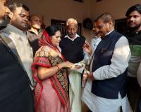 मैनपुरी उपचुनाव: शिवपाल ने दी घर-घर दस्तक, भाजपा के नेताओं और मंत्रियों पर कसा तंज, किया यह बड़ा दावा