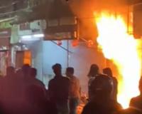 बरेली: शार्ट सर्किट से लगी कैमरे की दुकान में आग, लाखों का नुकसान