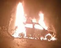 छत्तीसगढ़: पेड़ से टकराने के बाद कार में लगी आग, तीन लोगों की मौत