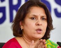 मोदी विदेश में भारतीयों के खिलाफ ही बोलते हैं: सुप्रिया श्रीनेत