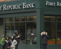 जमाकर्ताओं ने कुछ ही घंटों में निकाले 40 अरब डॉलर, संकट में फसा First Republic Bank... अमेरिका के बैंक समूह ने ऐसे की मदद