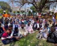 बरेली : BDA पर आरोप-रामगंगा आवासीय योजना के नाम पर तोड़े जा रहे गरीबों के घर, आजाद समाज पार्टी का प्रदर्शन