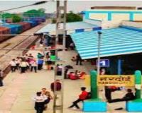 हरदोई : रेल ट्रैक पर भरा पानी, शॉर्ट टर्मिनेट की गईं  कई ट्रेन 