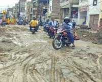 Ayodhya rain : फसलों को संजीवनी, शहर में जलभराव