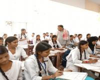  बहराइच: दर्ज प्राप्त राज्यमंत्री के निरीक्षण में अनुपस्थित मिली 85 छात्राएं, मेडिकल कॉलेज का भी लिया जायजा