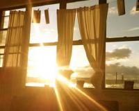गर्म दिनों में 87 प्रतिशत तक खिड़कियों के माध्यम से आती है गर्मी, जानिए क्या कहती है नई रिपोर्ट 