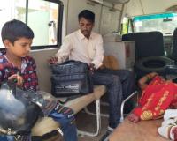 Kannauj Accident: ट्रक ने बाइक में पीछे से मारी टक्कर, हादसे के बाद मची चीख-पुकार, महिला सहित चार घायल 