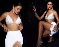 Priyanka Chahar Photos : प्रियंका चाहर चौधरी ने पहनी छोटी ड्रेस, कैमरे के सामने दिए एक से बढ़कर एक पोज 