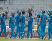  IND vs AUS ODI Series : ऑस्ट्रेलिया ने भारत को जीत के लिए दिया 277 रनों का टारगेट, शमी ने झटके 5 विकेट 
