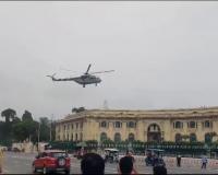 लखनऊ: विधानसभा के ऊपर मंडराया हेलीकाप्टर.... लोग हुए हैरान