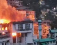 देहरादून: मसूरी के होटल में लगी आग, कोई हताहत नहीं