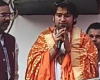 UP: बागेश्वर धाम के पीठाधीश्वर पंडित धीरेंद्र कृष्ण शास्त्री पहुंचें कानपुर, एक झलक पाने के लिए भक्तों की जुटी भारी भीड़