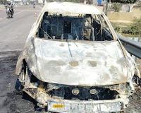 Kanpur Car Fire: जीटी रोड पर चलती कार बनी आग का गोला... दमकल ने कड़ी मशक्कत कर पाया काबू