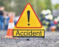 बाजपुर: 108 एंबुलेंस सड़क पर पलटी, महिला ईएमटी व चालक घायल