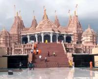 गंगा-यमुना के पवित्र जल और राजस्थान के गुलाबी बलुआ पत्थर से बना है अबू धाबी का पहला हिंदू मंदिर 