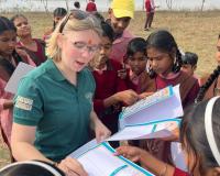 Pilibhit News: इंग्लैंड से आए चेस्टर जू के प्रतिनिधि स्कूली बच्चों से हुए रुबरु, पक्षियों के बारे में दी जानकारी