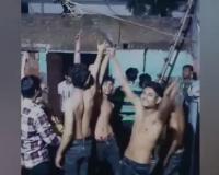 मथुरा में तमंचे पर डिस्को: हाथों में हथियार लहराते हुए डांस करते दिखे युवक, वायरल हुआ Video