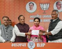 पंजाब: कैप्टन अमरिंदर सिंह की पत्नी कांग्रेस सांसद परनीत कौर BJP में हुईं शामिल