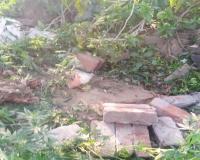 सीतापुर: खेलते समय बच्चे पर गिरी दीवार, इलाज के दौरान मौत