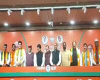 हिमाचल प्रदेश में कांग्रेस को बड़ा झटका, 6 बागी नेता समेत 9 पूर्व विधायक भाजपा में शामिल