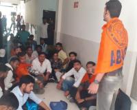 Kanpur News: CSJM यूनिवर्सिटी में एबीवीपी के कार्यकर्ता धरने पर बैठे...इन मांगों को लेकर कर रहे नारेबाजी