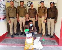 रामनगर: पुलिस ने घर में दबिश देकर 6 किलो से ज्यादा गांजा बरामद किया 