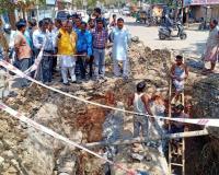 Kanpur: तीन दिन से 30 मोहल्ले पानी का संकट झेलने को मजबूर; लीकेज का मुआयना करने पहुंची तकनीकी टीम